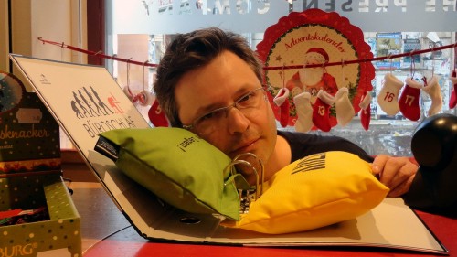 Torsten Daae im Test-Büro-Schlaf Torsten Daae im Test-Büro-Schlaf