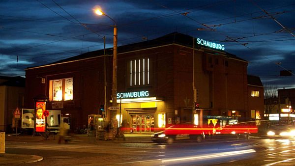 Schau die Hochburg - ein Hoch auf die Schauburg* Schauburg bei Nacht im Jahre 2013