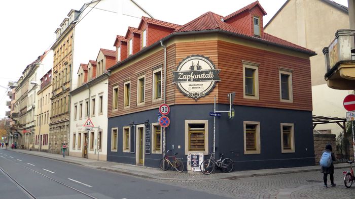 Zapfanstalt an der Görlitzer/Ecke Sebnitzer Straße