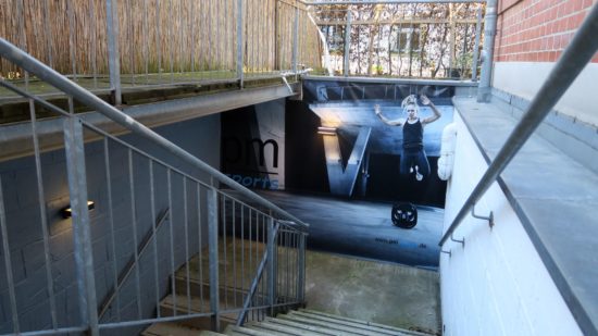 Fitness im Keller unterm Backstage-Hotel