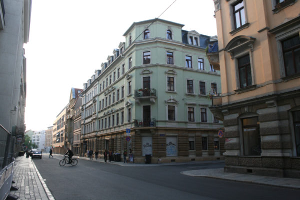 So ein Ladenkino wurde in den 1920er Jahren auch in derLouisenstraße 15 errichtet. 