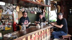Pawlow - 15 Jahre Punkrock Männer mit Bier: Andi, Horschte, Günni