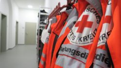 Rettungswache eingeweiht 100 Mitarbeiterinnen und Mitarbeiter sind in der neuen Rettungswache tätig.