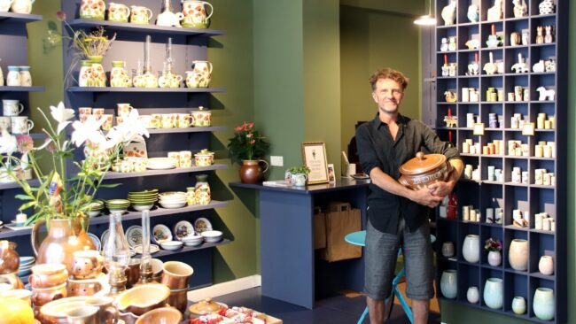 Töpfer Thomas Thunig hat auf der Bautzner eine neue Filiale eröffnet.