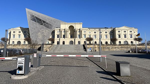 Pfingstsonntag kostenlos ins Museum Das Militärhistorische Museum am Olbrichtplatz. Foto: Karla Gutschick