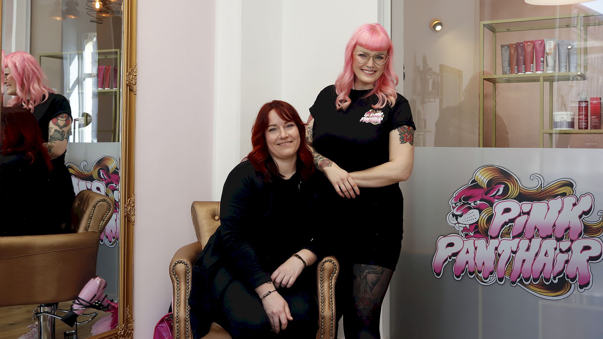 Pink Panthair: Neuer Friseur auf der Königsbrücker Haben den "Pink Panthair" eröffnet: Sandra Grädler und Susanne Frey - Foto: Anton Launer