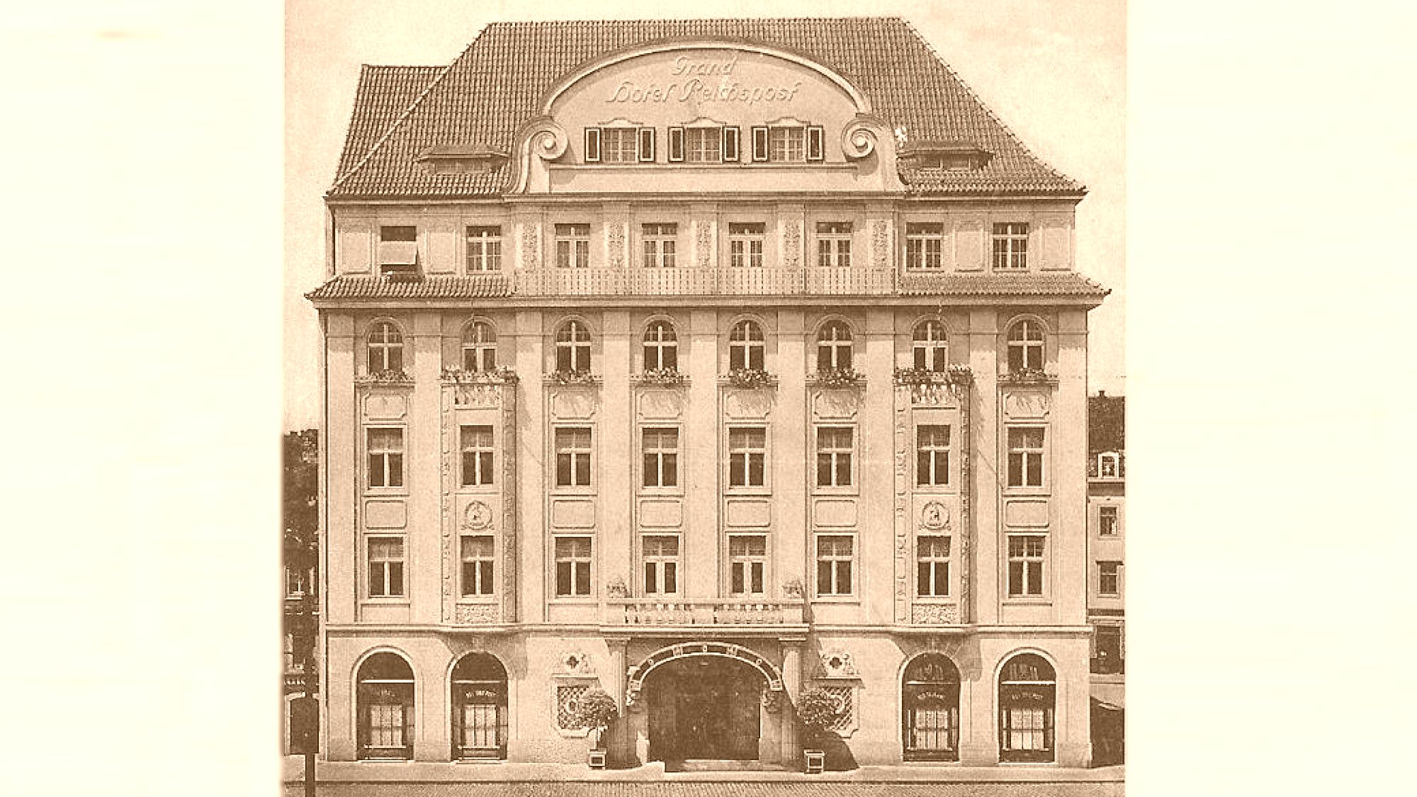 100 Jahre Sender Dresden (Teil 2) Hotel Reichspost - zeitgenössische Postkarte, Ausschnitt