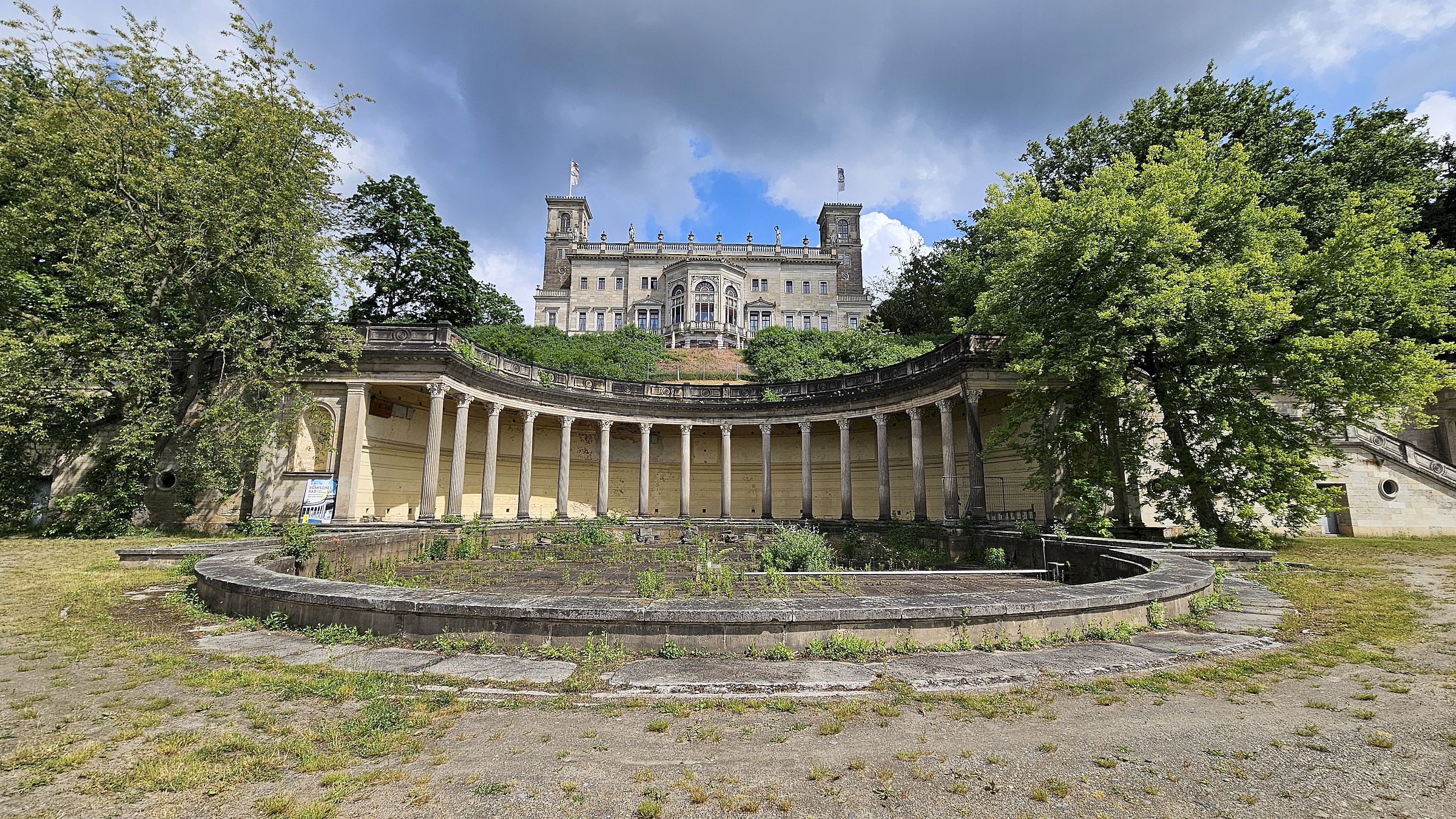 Sanierung des Römischen Bades am Schloss Albrechtsberg Das Römische Bad am Schloss Albrechtsberg ist seit 2012 gesperrt. Foto: Anton Launer