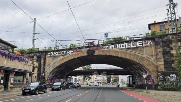 Bröckelnde Bahnbrücke "Tor zur Hölle" - Foto: Archiv Anton Launer