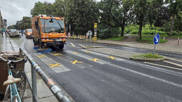 Gefälschter zebrastreifen am Bischofsweg - Foto: Anton Launer