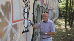 Legale Graffitifläche am Rand der Neustadt eröffnet Hat eine Ameise gesprüht. Stadtbezirksamtsleiter André Barth - Foto: Anton Launer