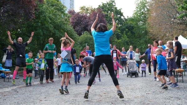 Erwärmung vor dem Lauf - Foto: Archiv/Unicef Dresden Gruppe