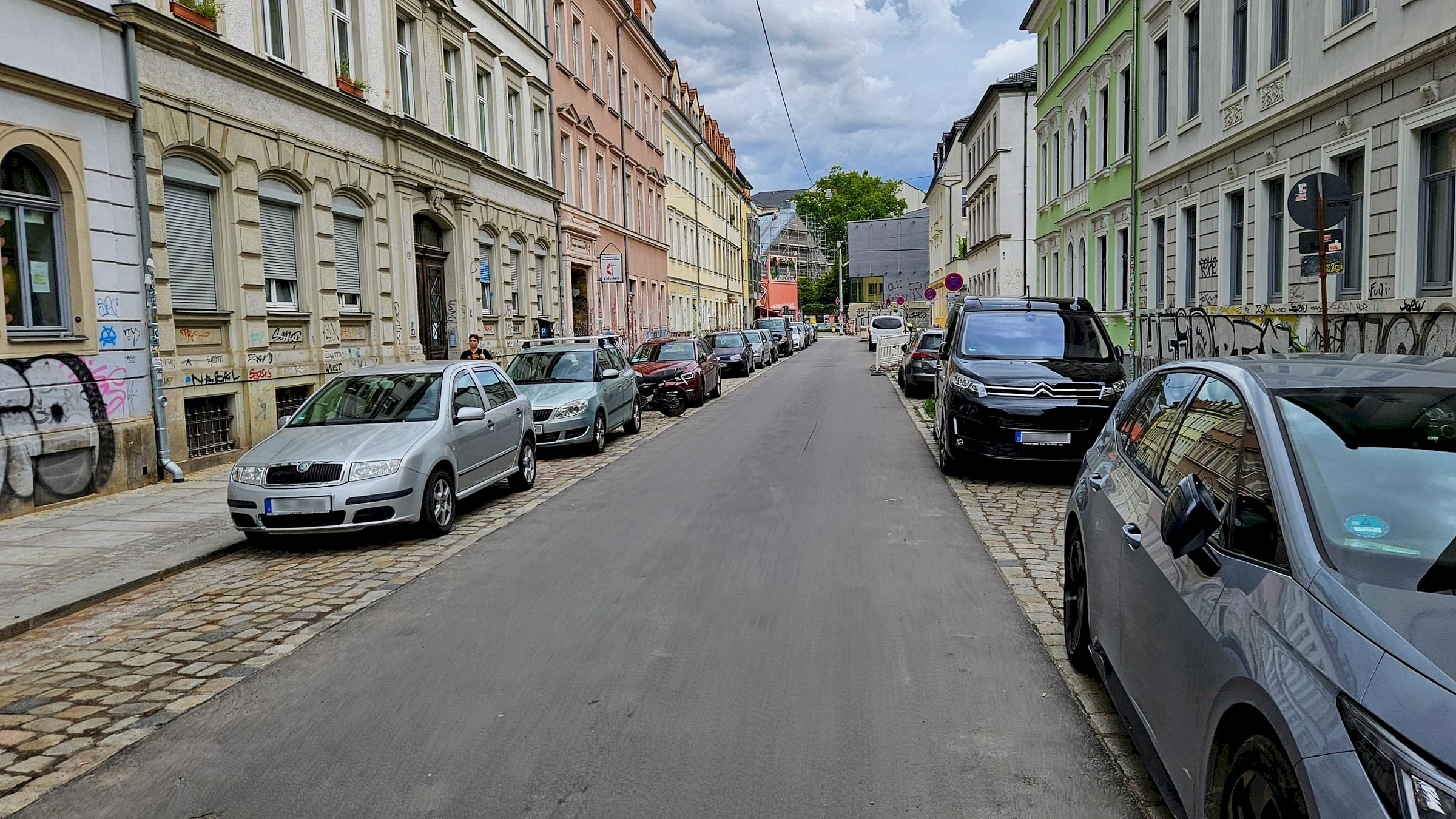 Glatter Asphalt statt Katzenkopfpflaster - Foto: Anton Launer