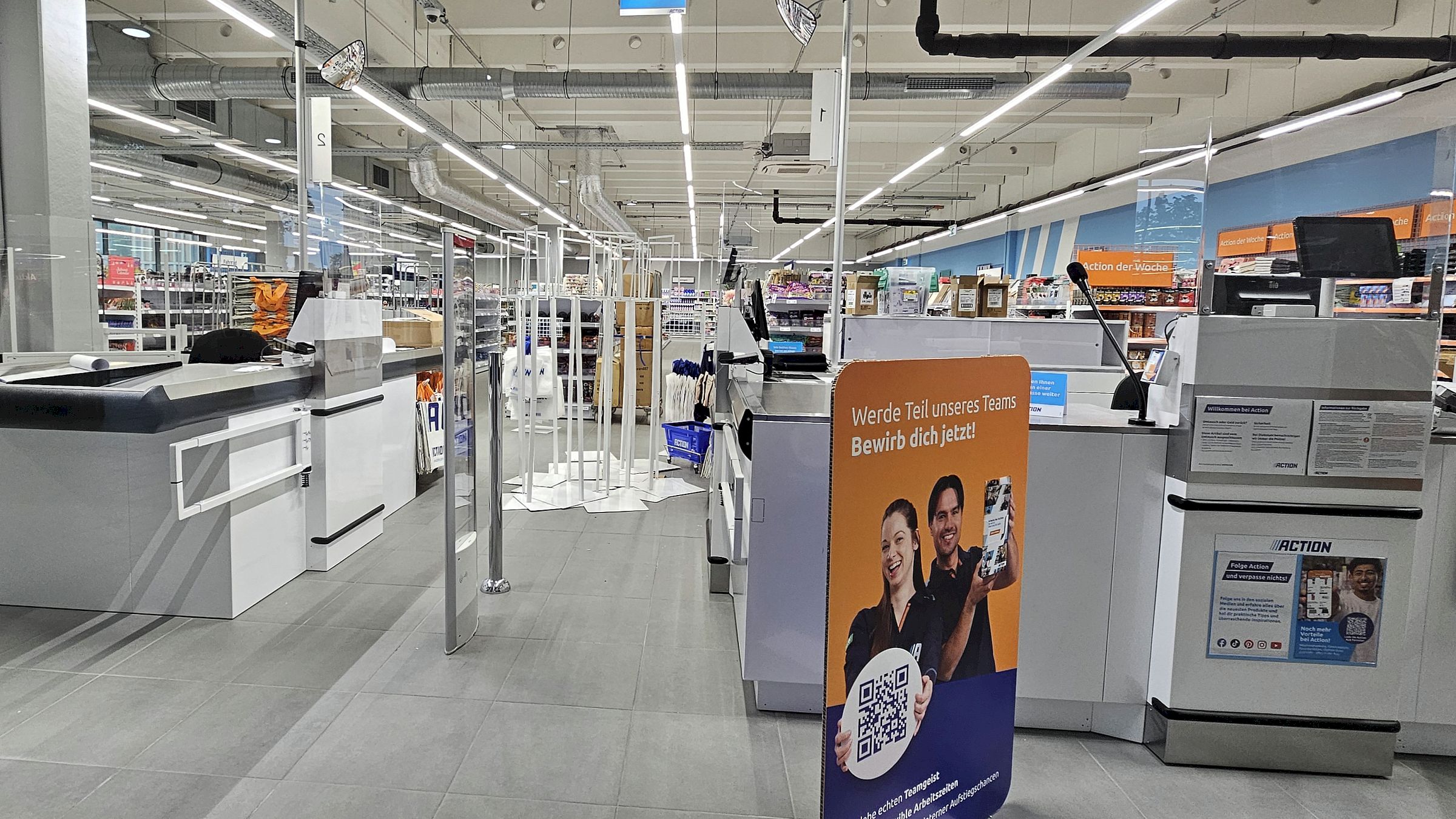 Die Einräumarbeiten sind noch nicht abgeschlossen. Foto: Anton Launer