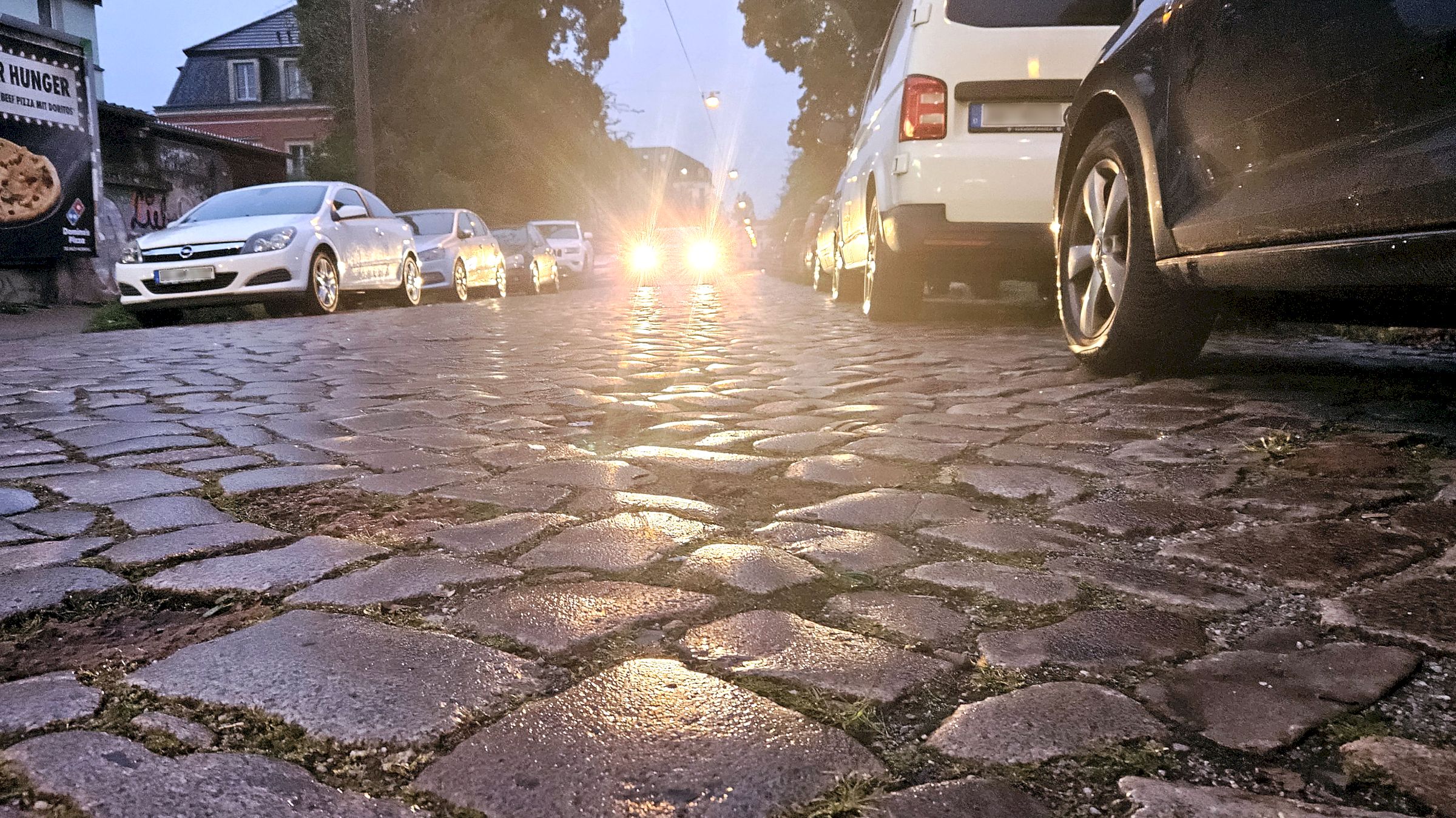 Bye, bye Katzenkopfpflaster - die Schönbrunnstraße erhält eine Asphaltdecke - Foto: Anton Launer