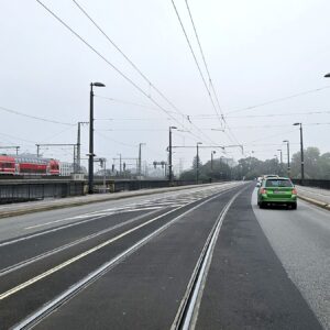 Neue provisorische Trinkwasserleitung durch die Marienbrücke Nächtliche Sperrungen während der Herbstferien auf der Marienbrücke - Foto: Anton Launer