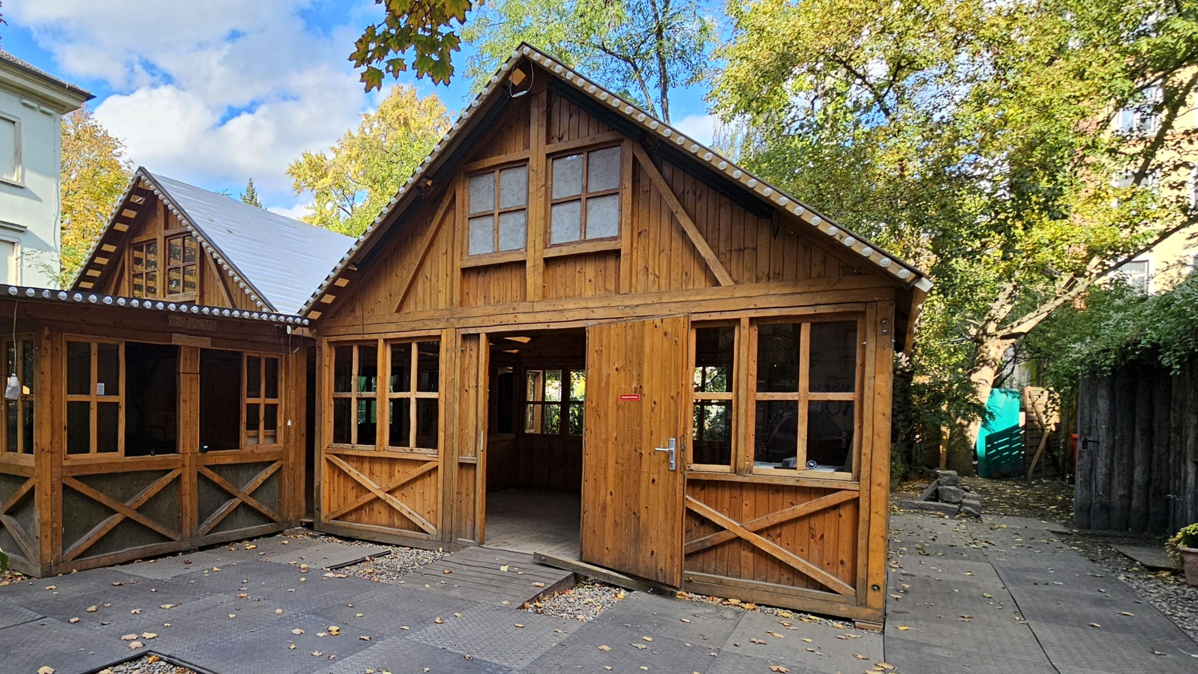 Ab Sonnabend gibt's Glühwein & Co in der Winterhütt'n. Foto: Anton Launer