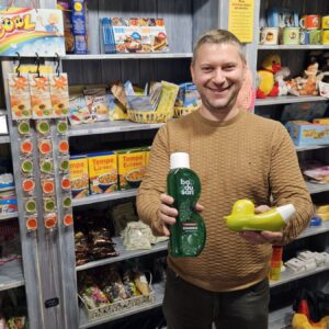 Jetzt mit mehr Badusan Johannes Gabel ist der neue Inhaber des Spezialitätengeschäfts an der Bautzner Straße