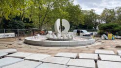 Östlicher Kracht-Brunnen kurz vor der Fertigstellung Der östliche Krachtbrunnen ist fast fertig saniert. Foto: Archiv/Sebastian Diehl
