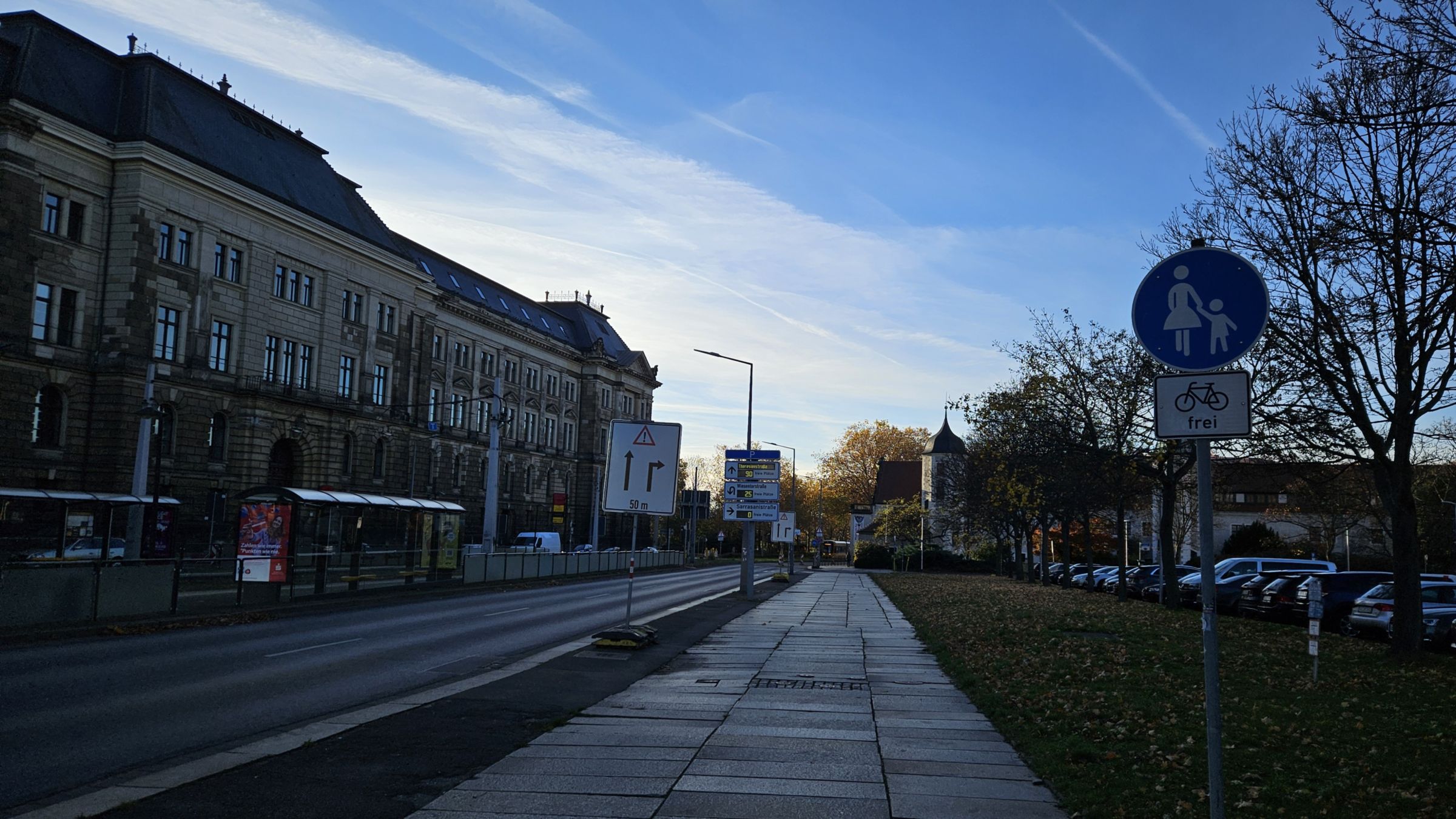 Die Verbindung vom Carolaplatz zur Augustusbrücke könnte nach Ansicht des ADFC  verbessert werden. Foto: Anton Launer