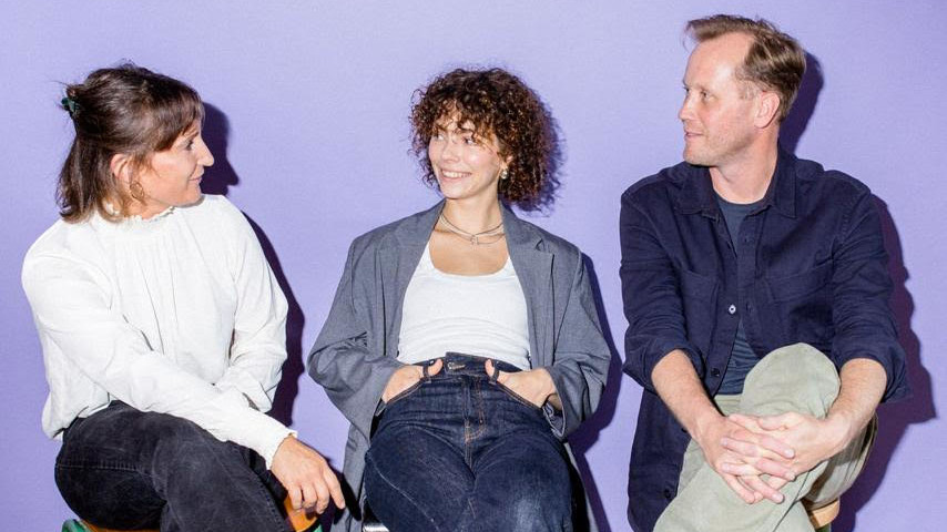 Mit ihrer Firma "neuerdings" möchten (von links) Luise Thiem, Anna Weiß und Lorenz Köhler ungenutzte Orte in Dresden mit Leben füllen. Foto: Judith Ziegenthaler