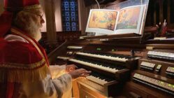 Nikolaus kommt in die Martin-Luther-Kirche Vielleicht greift der Nikolaus ja auch in die Tasten. Foto: privat
