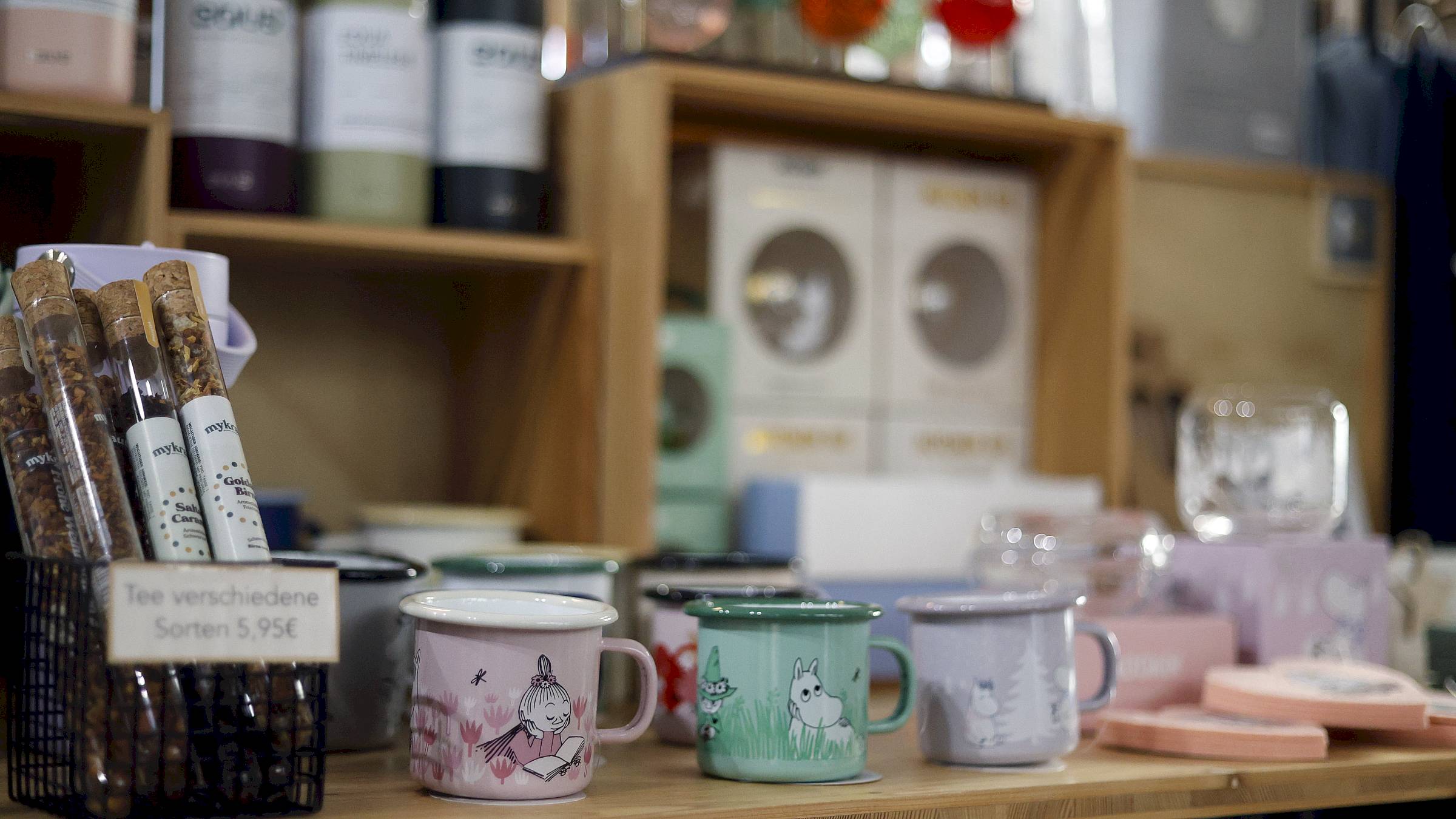 Unterhaltsame Tassen - Foto: Anton Launer