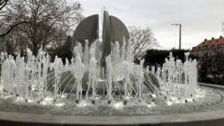 Der östliche Krachtbrunnen sprudelt wieder. Foto: Martha Kohn