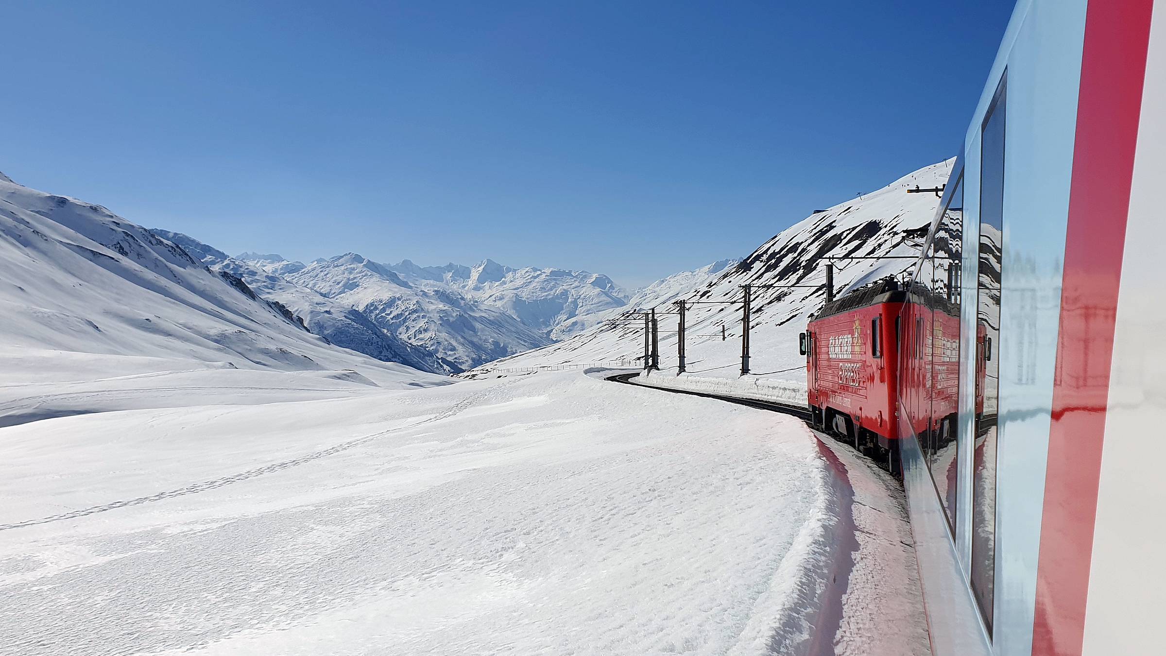 Zugreisen, in der Schweiz immer pünktlich. Den Bericht gibt's am 3. März - Foto: Stefan Richter