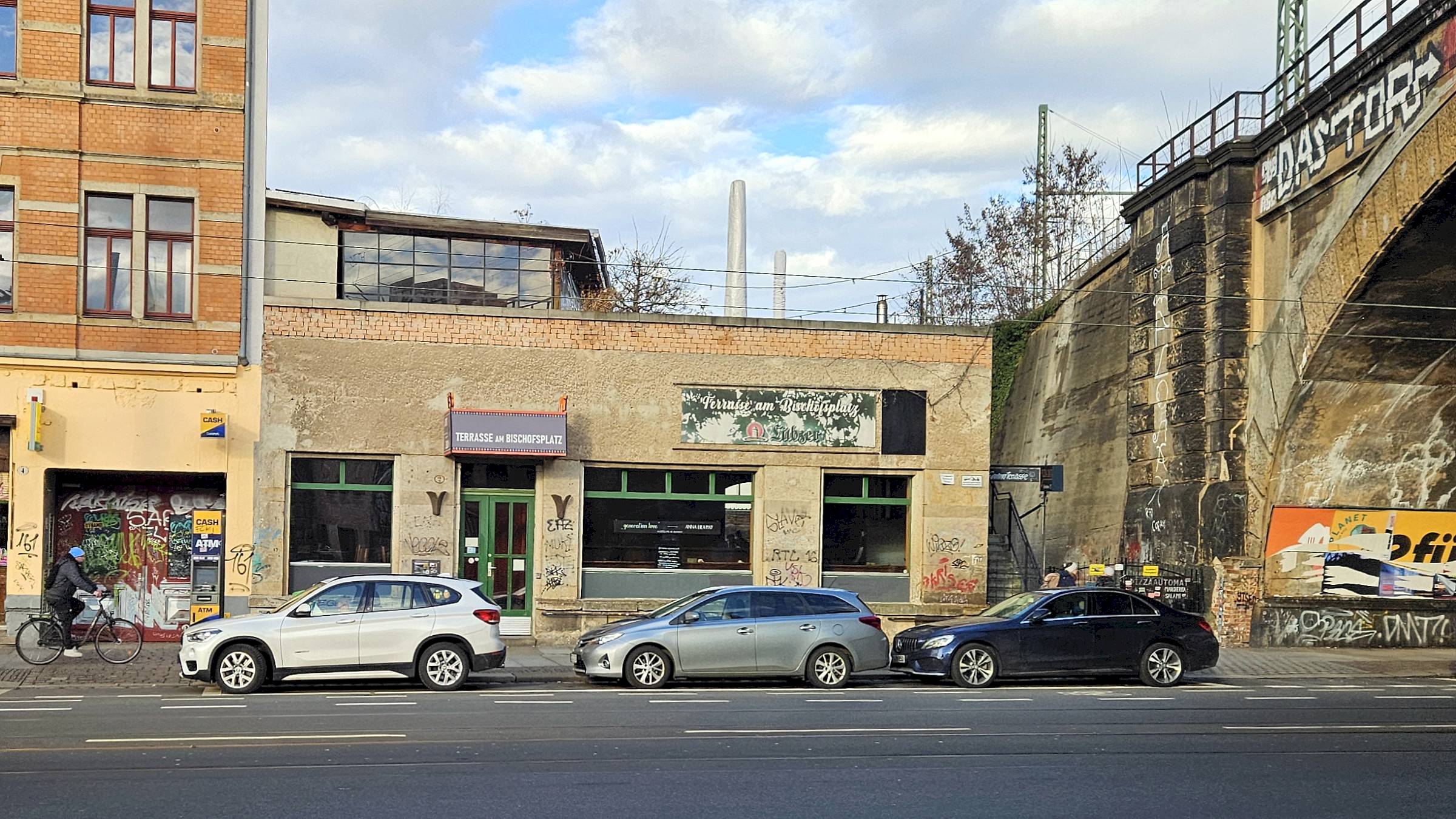 Terrasse am Bischofsplatz - einst war das hier der Eingang zu einem Kino. Foto: Anton Launer