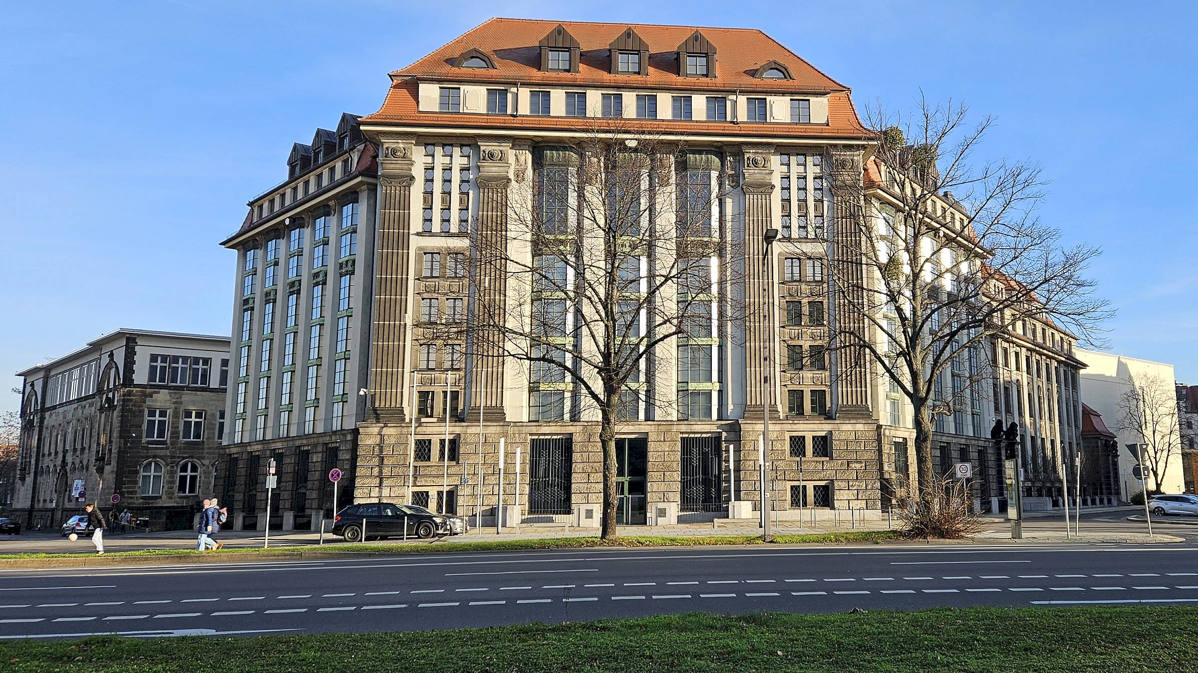Das Hauptstaatsarchiv von der Albertstraße aus gesehen. Foto: Anton Launer