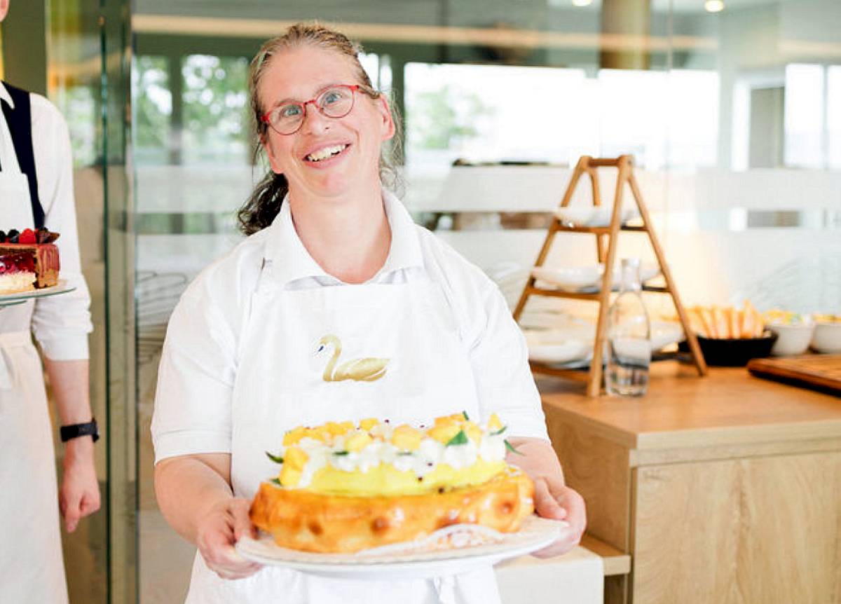 Mitarbeiterin im Café Blanc - Foto: Implus Dresden