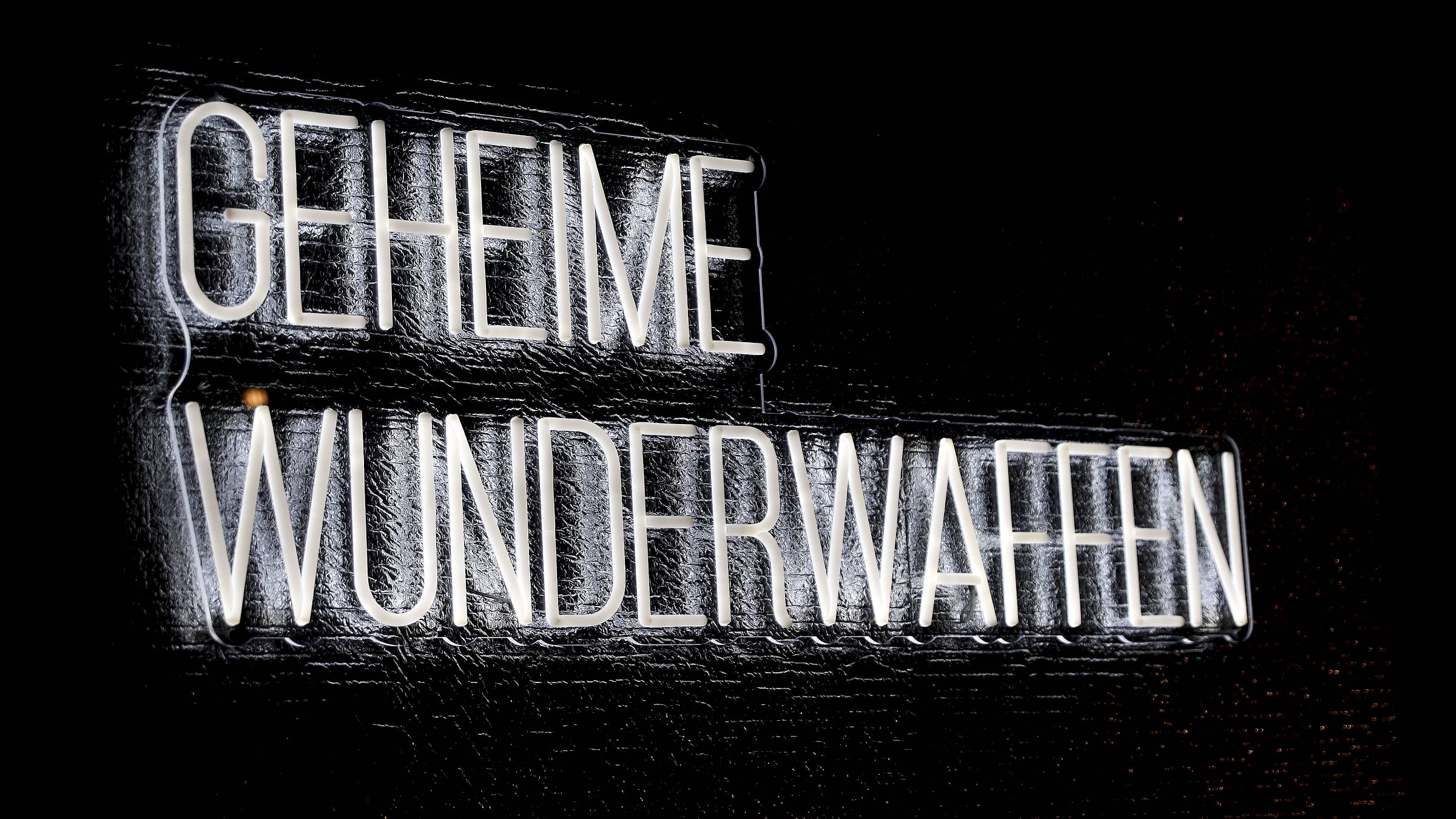 Ein Teil der Ausstellung zeigt sogenannte "Geheime Wunderwaffen" - Foto: Florian Varga