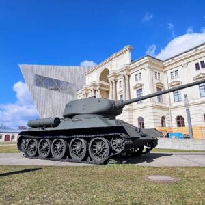 Sowjetischer Panzer T-34 vor dem Militäristorischen Museum - Foto: Anton Launer