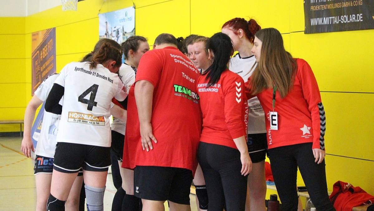 Das Team um Coach Christian Perlbach steckt nun mitten im Abstiegskampf - Foto: Sportfreunde 01