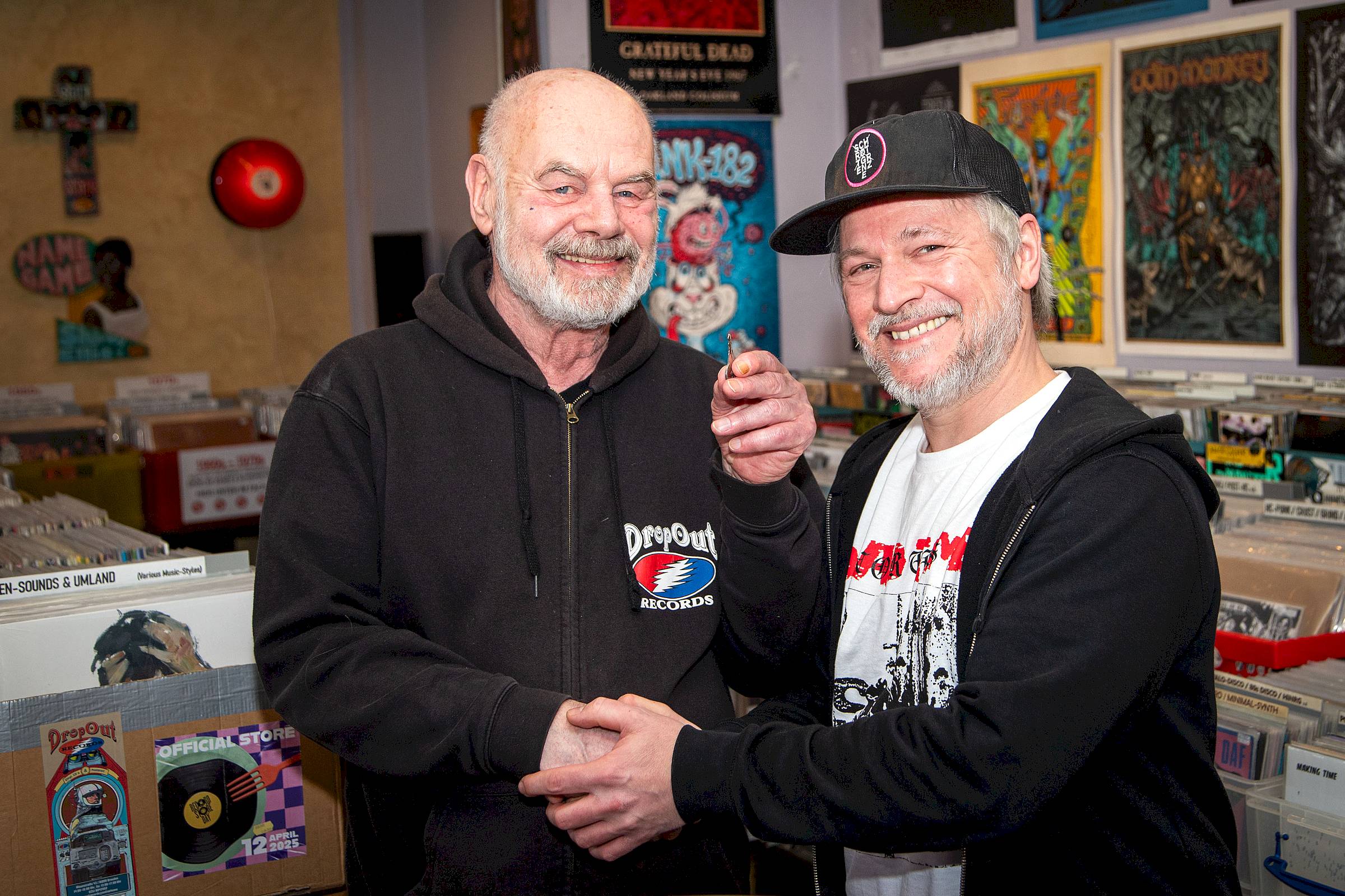 Willy Born übergibt an Sebastian Lindlar - T. Müller (Kappe)