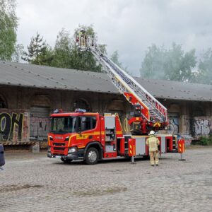 Feuerwehreinsatz auf dem Gelände des Alten Leipziger Bahnhofs - Foto: Roland Halkasch