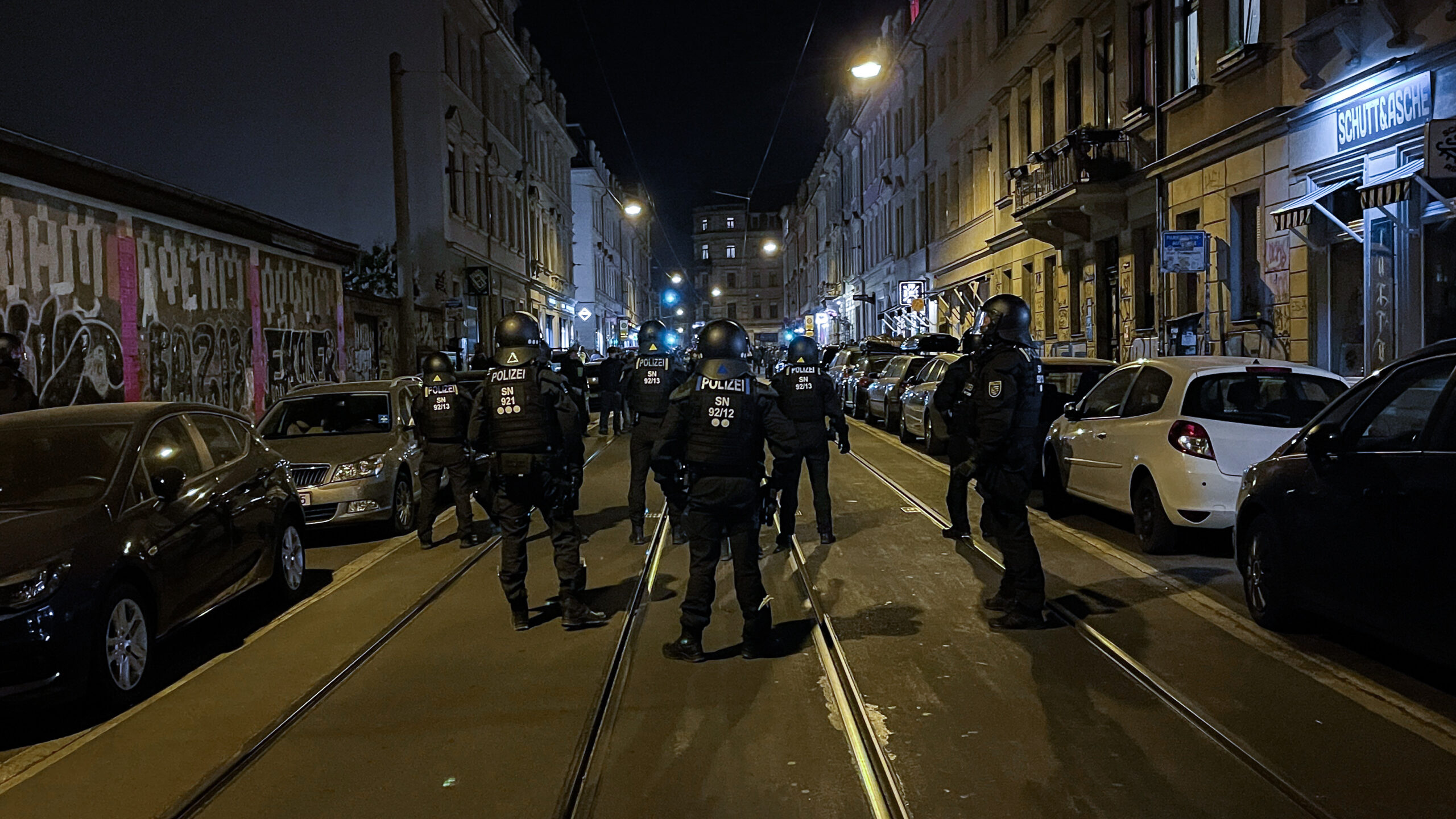 Polizeikette auf der Rothenburger Straße - Foto: Florian Varga