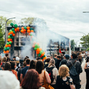 Große Lautsprecher für viele Menschen auf der Tolerade 2025. Foto: Tolerade e.V.