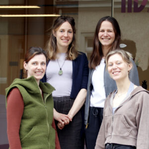 LIV – Physiotherapie für Frauen* zieht in die Hechtstraße Das Team von Physio-LIV vor der Praxis auf der Hechtstraße: Stefanie Glöckner, Sabrina Märkle, Julia Jost und Gesine Möbius (v.l.) - Foto: Anton Launer