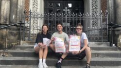 Jenny Überberg, Paul Brunn und Sophie Heiduschka helfen bei der Organisation des BSN – Foto: Mercedes Braun