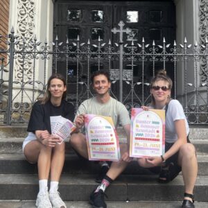 Jenny Überberg, Paul Brunn und Sophie Heiduschka helfen bei der Organisation des BSN – Foto: Mercedes Braun