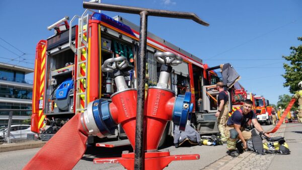 Feuerwehreinsatz an der Bautzner Straße - Foto: Roland Halkasch