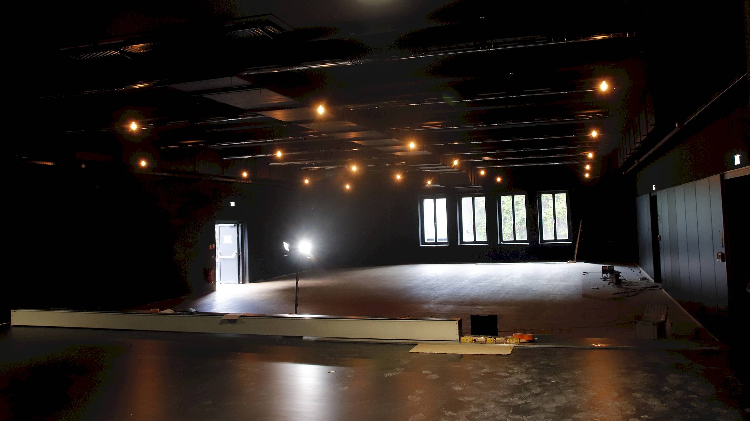 Der große Saal, von der Bühne aus gesehen. Foto: Anton Launer