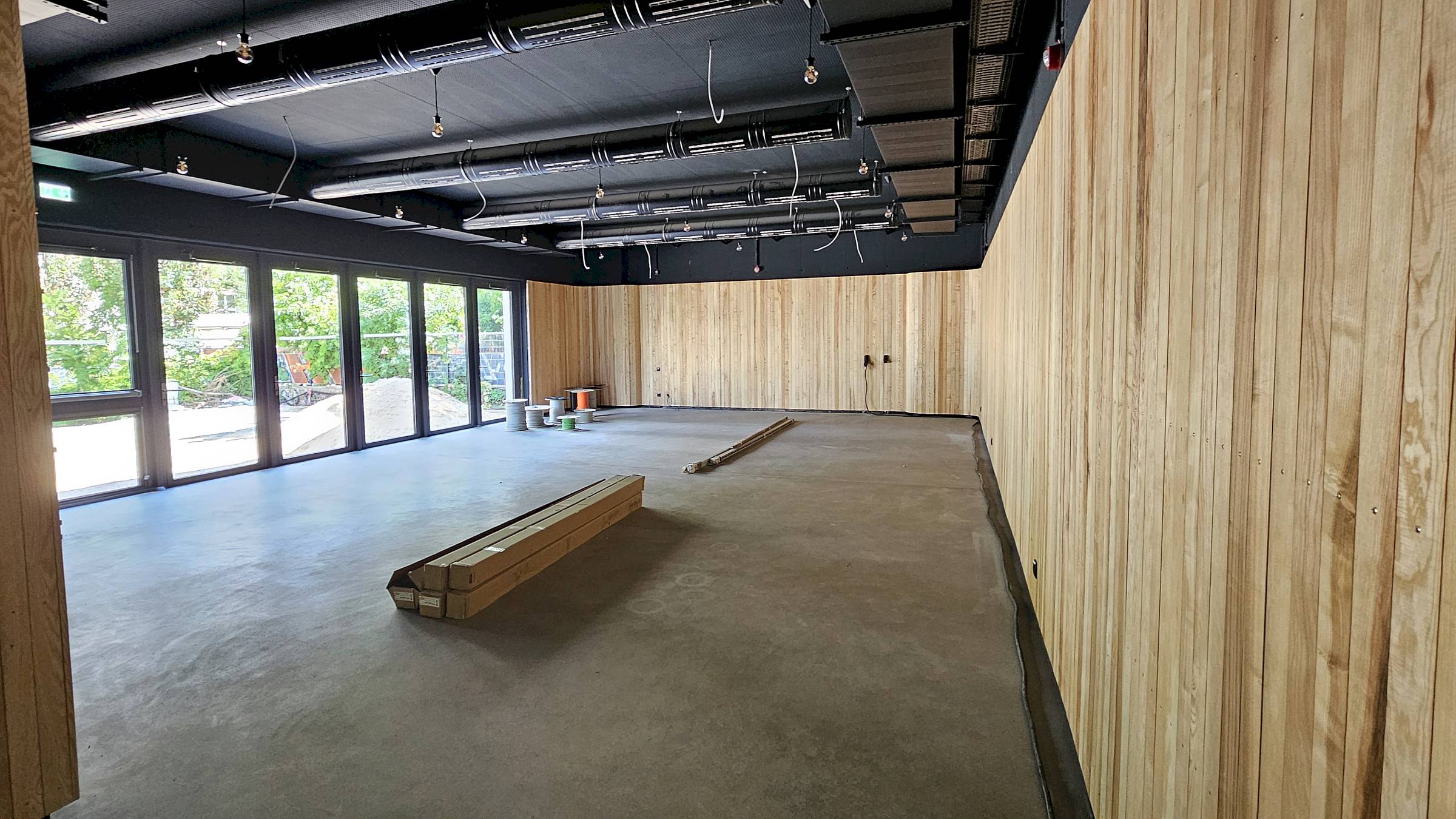 Der kleine Saal öffnet sich nach Norden - Foto: Anton Launer