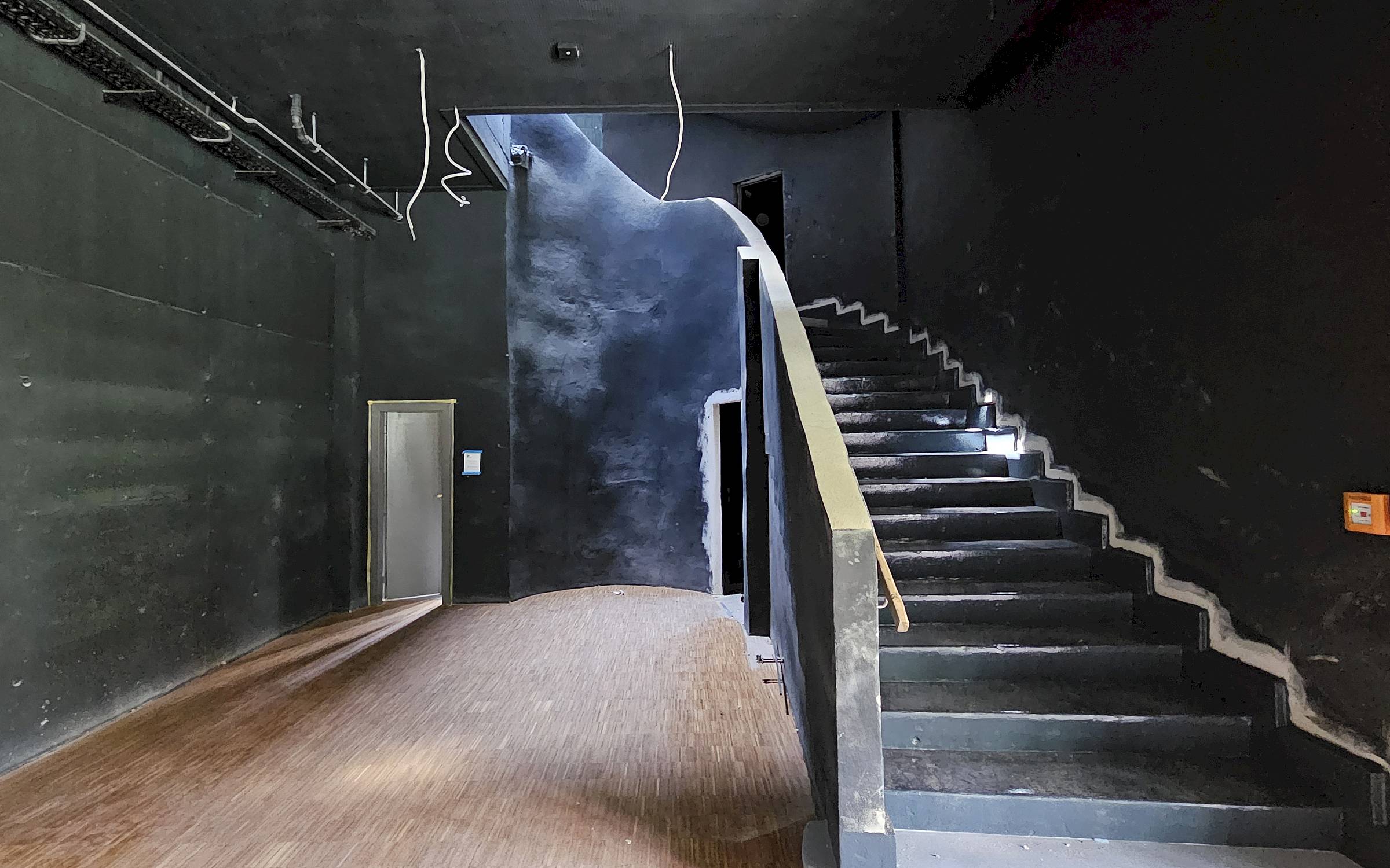 Erinnert noch an vergangene Tag - Wendeltreppe ins Dachgeschoss - Foto: Anton Launer