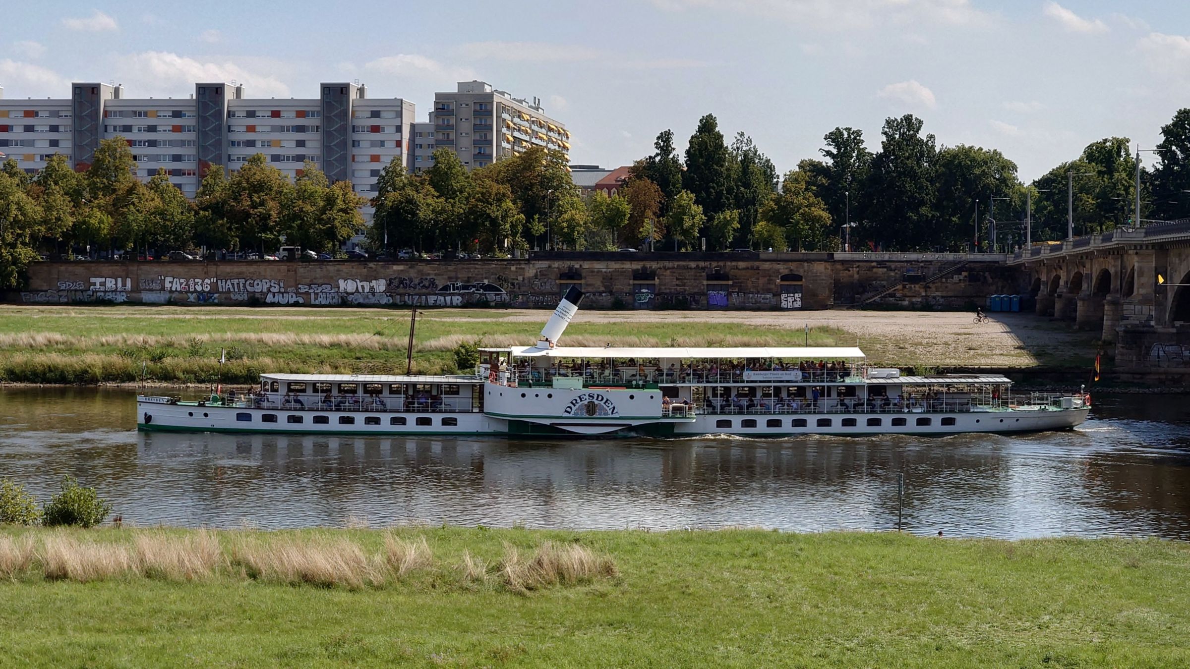 Die Dampfer der Weißen Flotte müssen wegen Niedrigwasser pausieren. Foto: Archiv Anton Launer