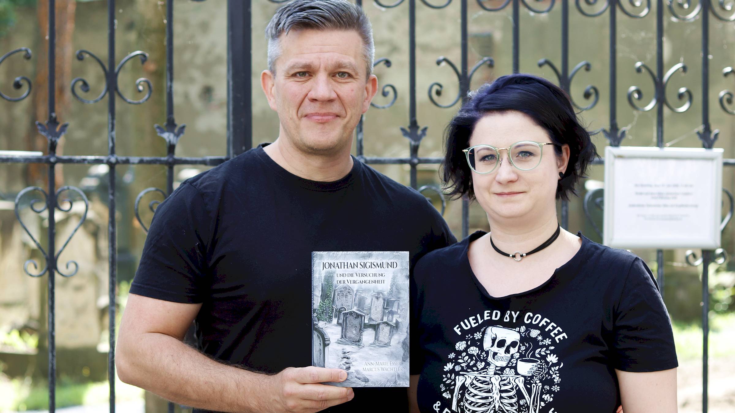 Ann-Marie Eßer-Wächtler und Marcus Wächtler haben gemeinsam einen Neustadt-Krimi geschrieben. Foto: Anton Launer
