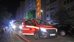 Küchenbrand in der Sarrasanistraße – Seniorin vorsorglich im Krankenhaus Feuerwehreinsatz an der Sarrasanistraße - Foto: Roland Halkasch