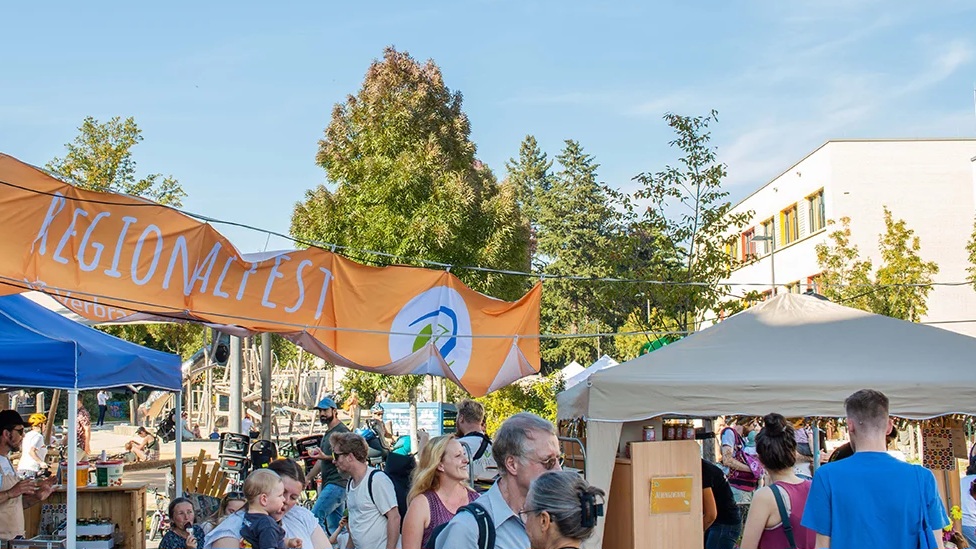 Auch in diesem Jahr will die Verbrauchergemeinschaft Dresden mit einem Straßenfest feiern. Foto: Archiv,  Victor Smolinski